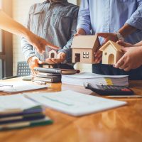 Business meetings of real estate brokers and company presidents to select a model to build a housing estate in writing and presenting to state organizations. Business meetings of real estate brokers and company presidents to select a model to build a housing estate in writing and presenting to state organizations.